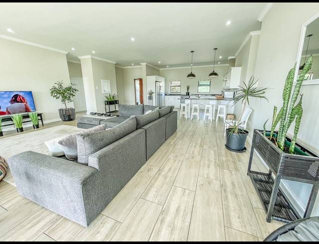 3 BEDROOM HOUSE FOR SALE IN ZINI RIVER ESTATE